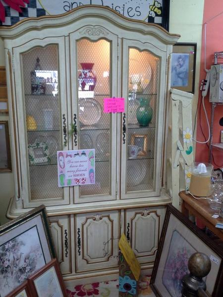 Display your fine china in this lovely hutch! 